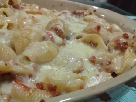 Conchas Gratinadas no Forno com Carne Picada