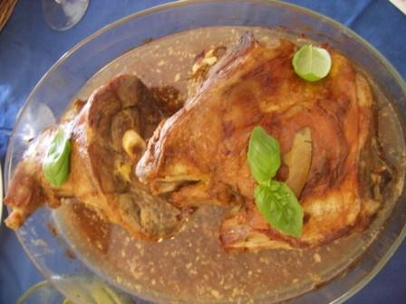 Borrego Assado no Forno com Vinho Tinto e Mostarda