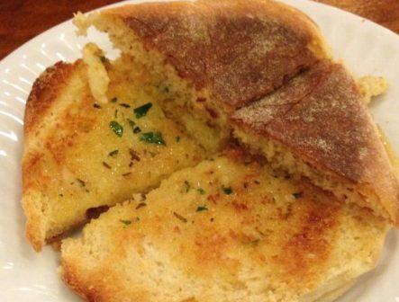 Bolo do Caco com Manteiga de Alho