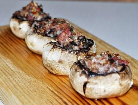 Cogumelos Recheados com Bacon e Parmesão