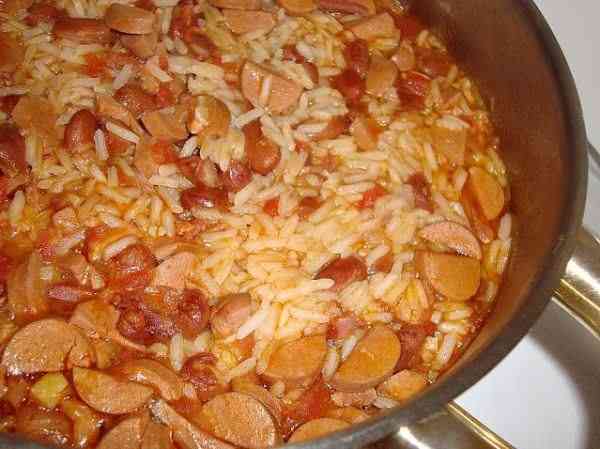 Arroz de Salsichas com Feijão Manteiga