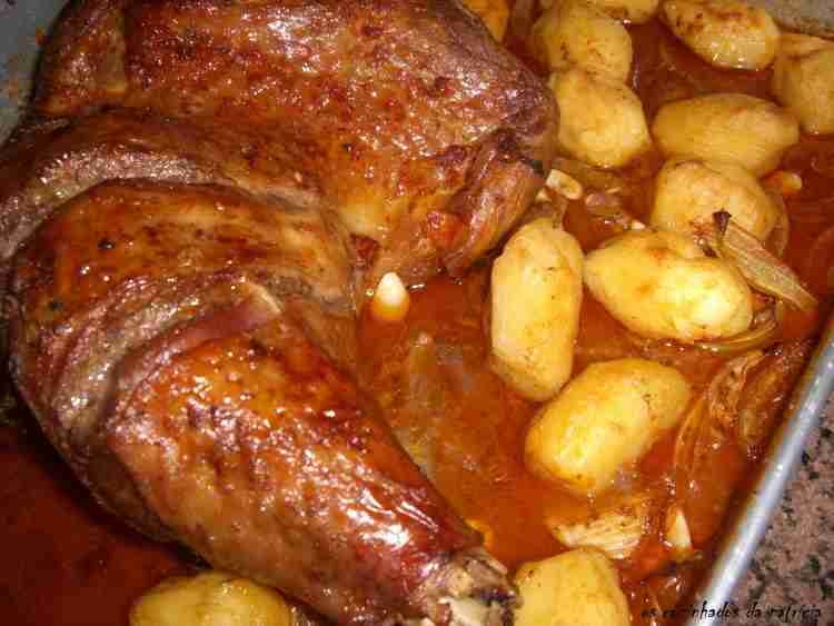 Perna de Perú Assada com Batatas
